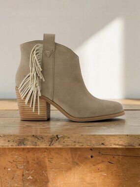 (New) Toms – Constance Heeled Ankle Boots (Dune Suede/Fringe) / Women's 7.5
